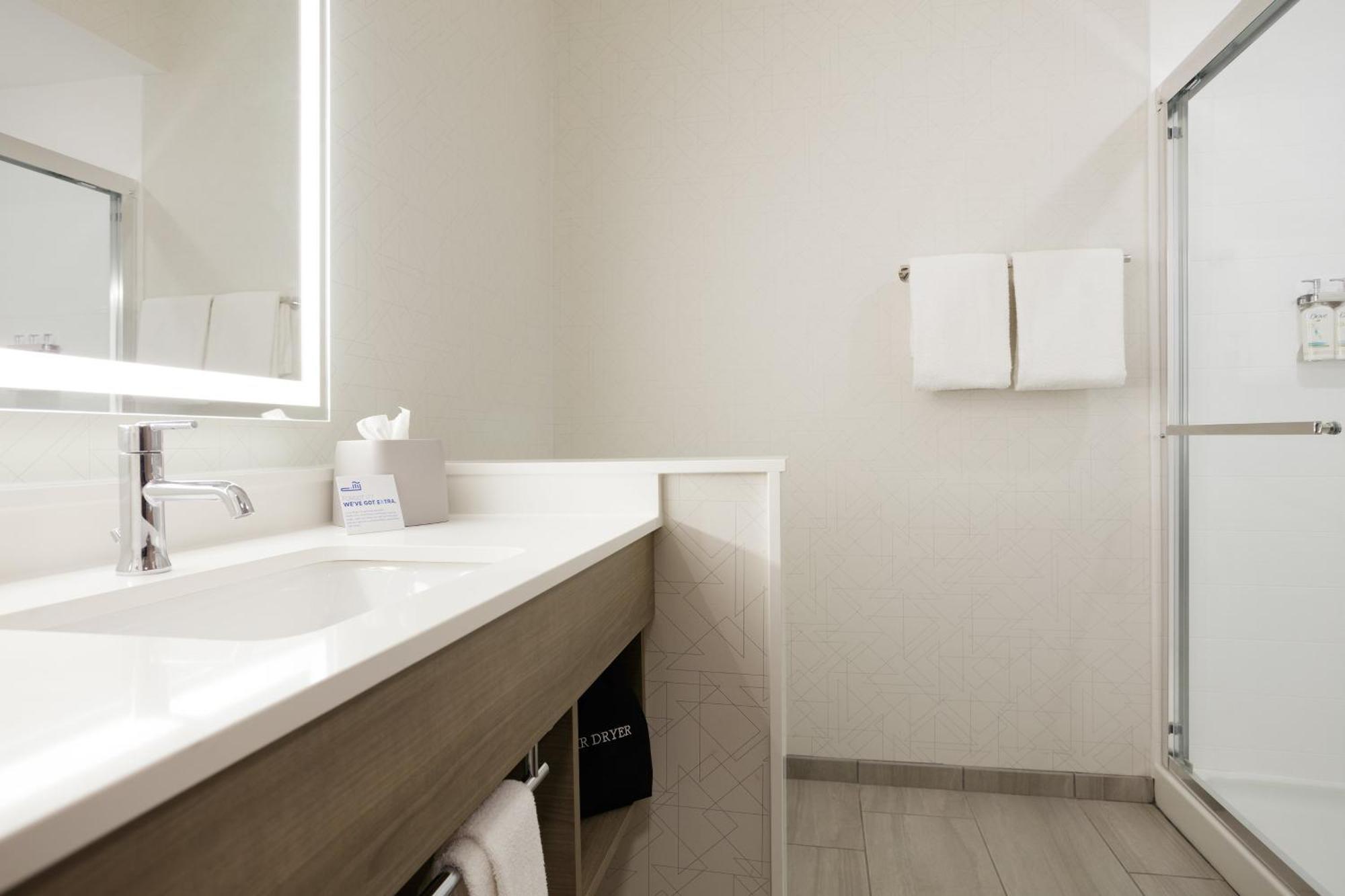 Holiday Inn Express & Suites Ripley By Ihg Esterno foto