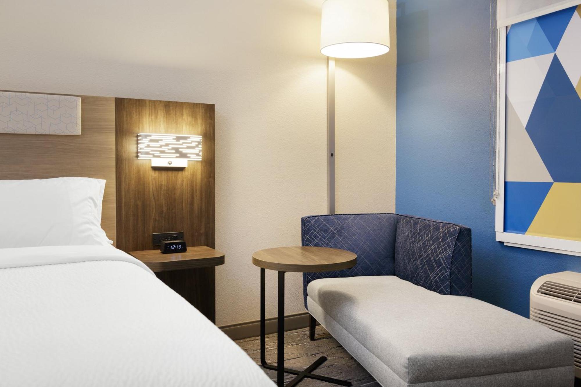 Holiday Inn Express & Suites Ripley By Ihg Esterno foto