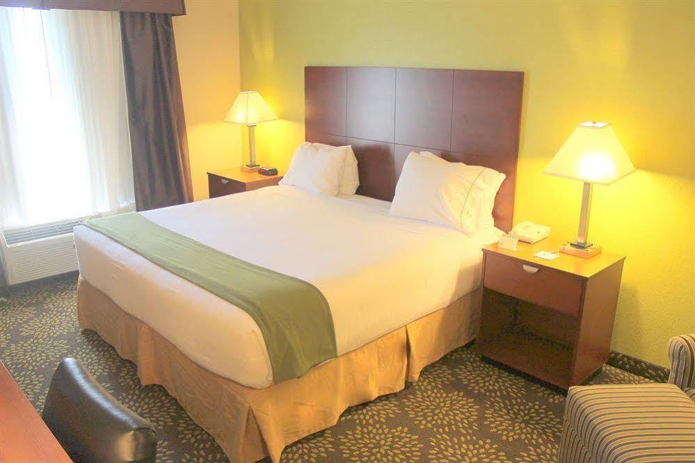 Holiday Inn Express & Suites Ripley By Ihg Esterno foto